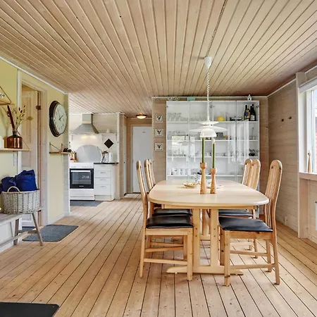 Lovely In With Kitchen *