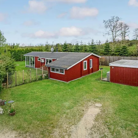 Lovely In With Kitchen Feriehus